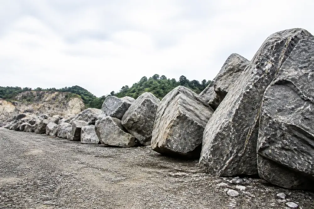 Construction and armour rocks